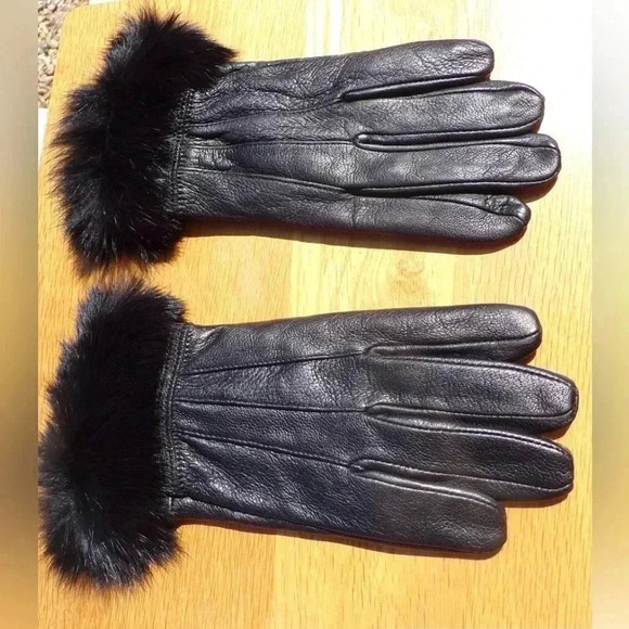 Women’s Black Leather Gloves with Black Rabbit Fur at Wrists Thermal Insulation - Picture 11 of 12